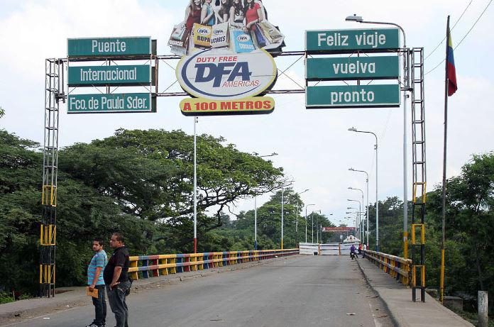 Abren tempralmente frontera Venezuela Colombia